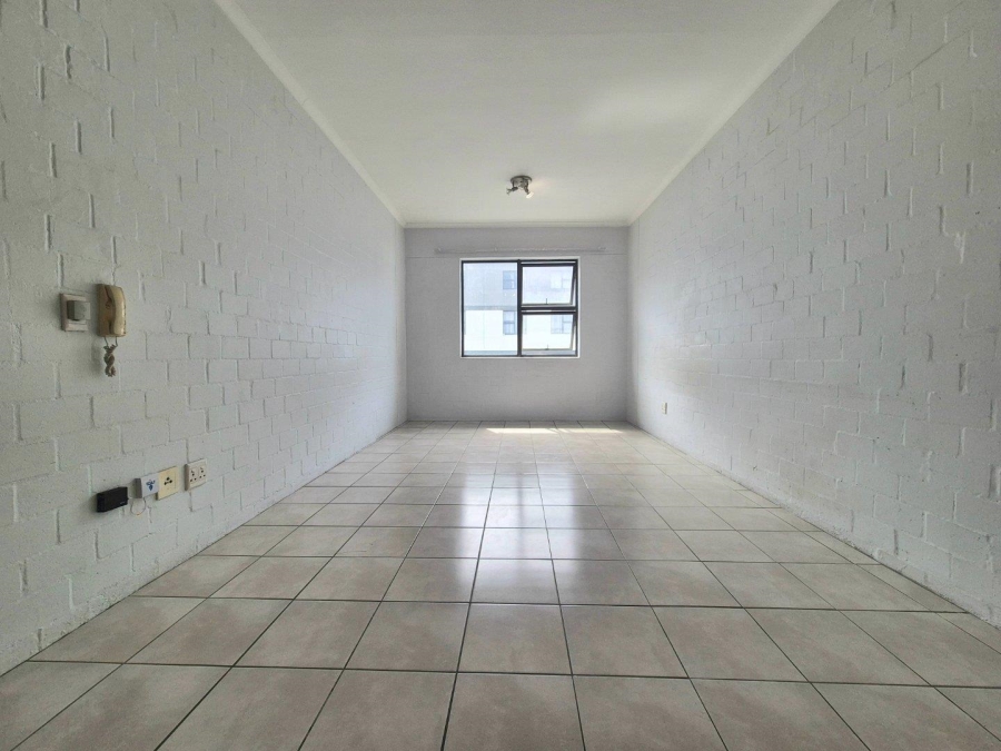 1 Bedroom Property for Sale in Wynberg Western Cape